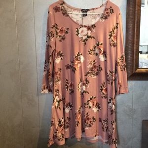 ❤️SOLD❤️R U E • 2 1 top